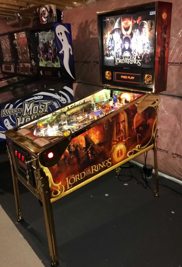 Lord of the Rings pinball machine