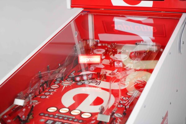 Supreme pinball machine